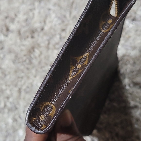 Louis Vuitton Cosmetics Pouch / Pochette - Picture 7 of 16